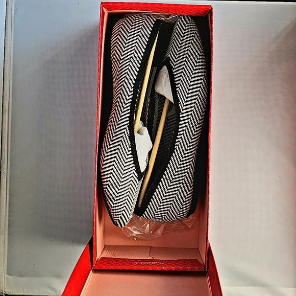 Kelly & Katie Black and White Herringbone Flats - Picture 4 of 7